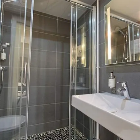 Hotel Margaux Opera Montmartre Paris