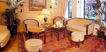 Margaux Opéra Montmartre 3*