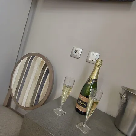 Margaux Opéra Montmartre Hotel