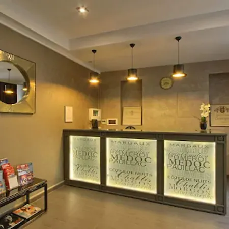 Margaux Opéra Montmartre Hotel 3*