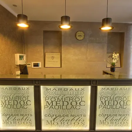 Margaux Opéra Montmartre Hotel 3*