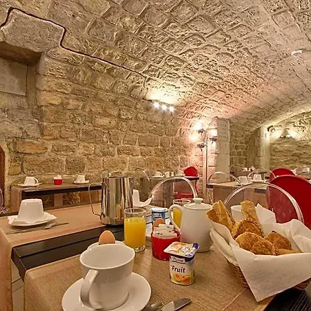 Hotel Margaux Opera Montmartre Paris