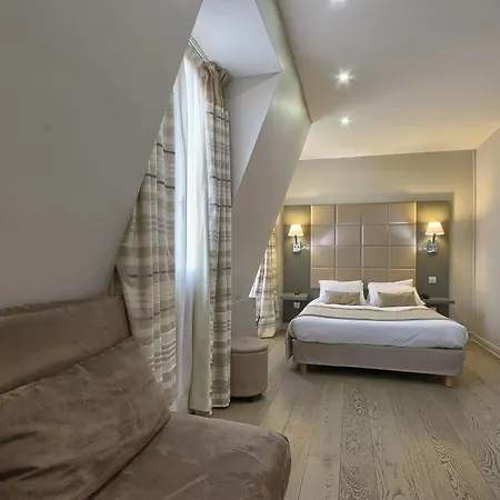 Margaux Opéra Montmartre Hotel 3*