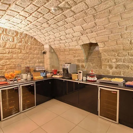 فندق مارغو أوبرا مونمارت باريس