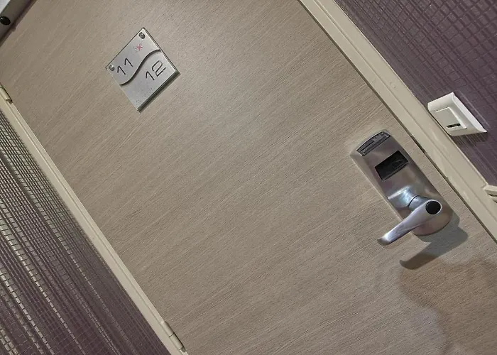 Margaux Opera Montmartre Отель Париж