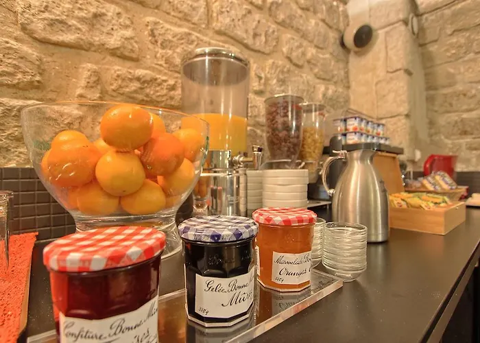 Margaux Opera Montmartre Отель Париж