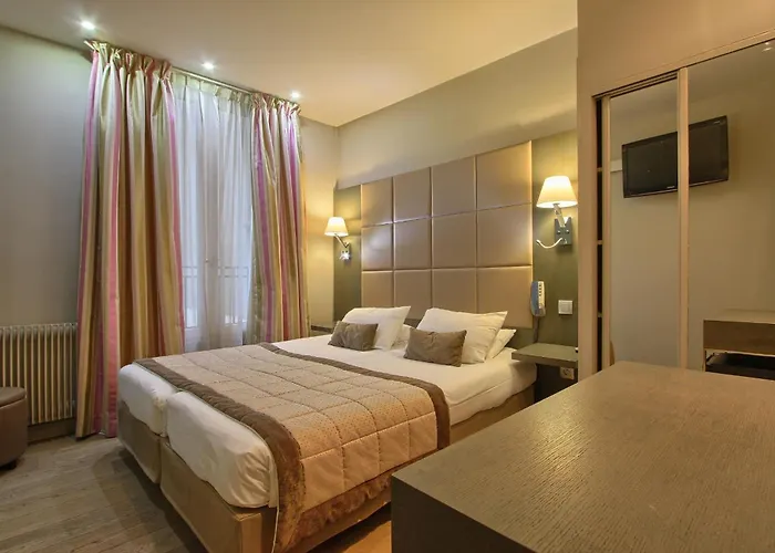 Margaux Opéra Montmartre Hotel